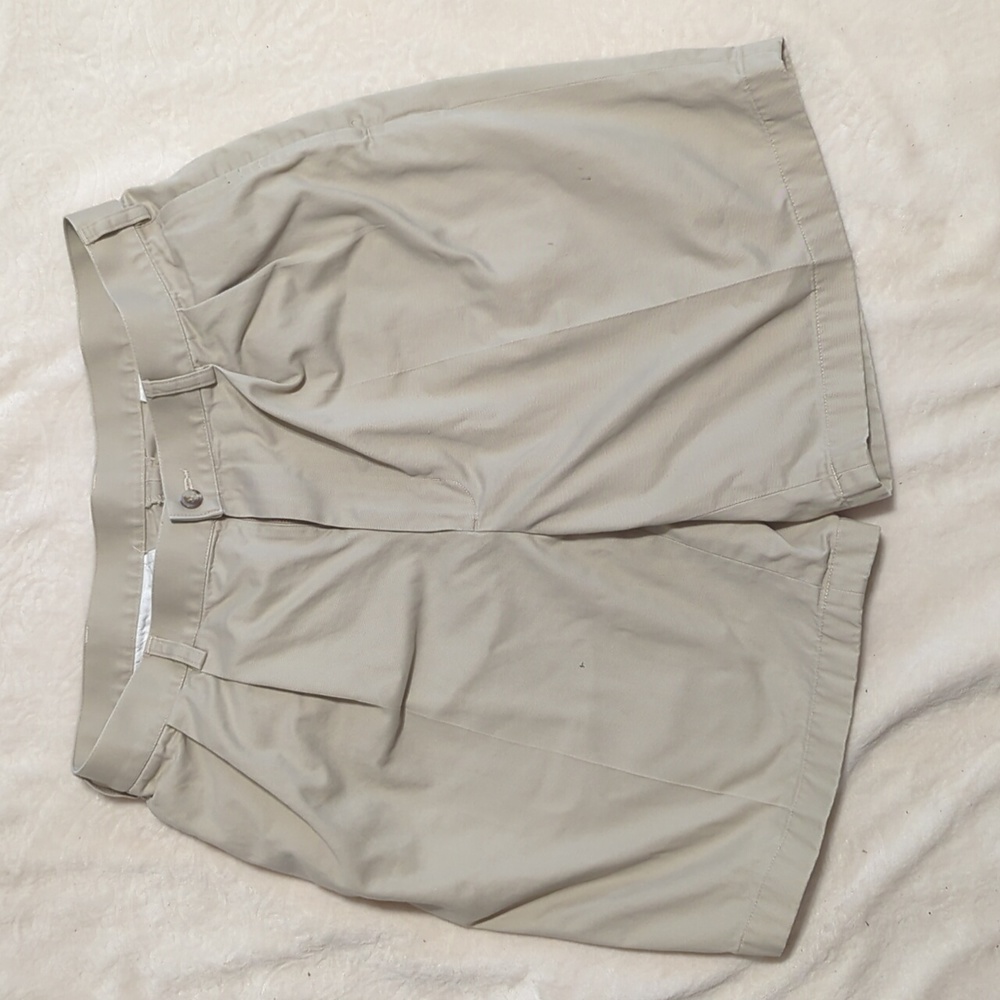 Jos. A. Bank travelers collection khaki men's shorts size 35